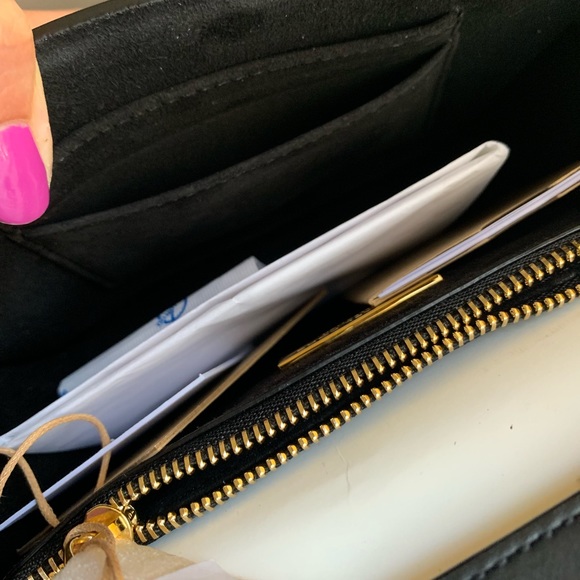 SOLD ⛔️Authentic MK Collection Yasmeen Calf Leather Studs - Picture 8 of 8